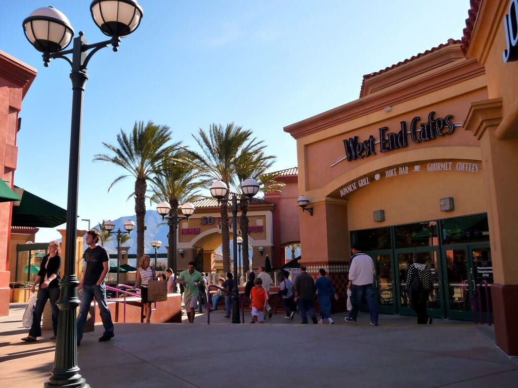 Desert Hills Premium Outlet Shopping Mall Cabazon California