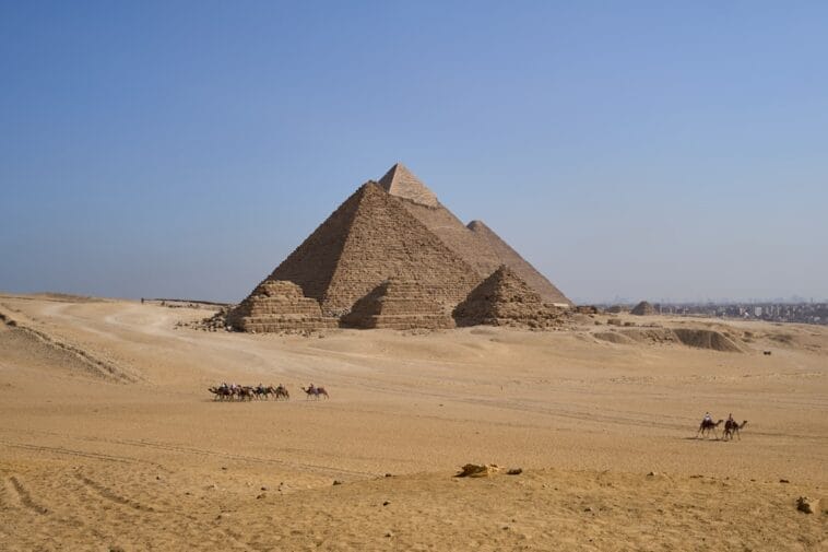Photo pyramids of giza khufu