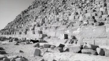 Photo pyramids of giza facts