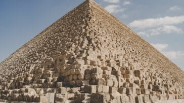 Photo pyramids of giza