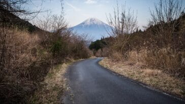 Photo Snow-capped peak
