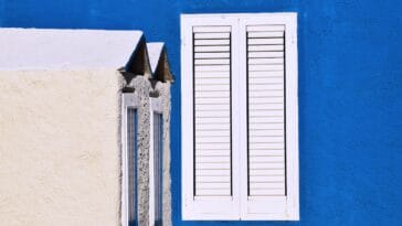 Photo Blue and white buildings