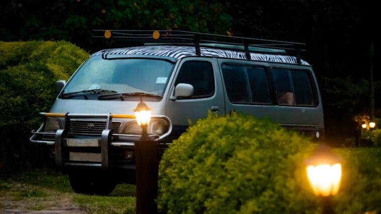 Photo Safari vehicle