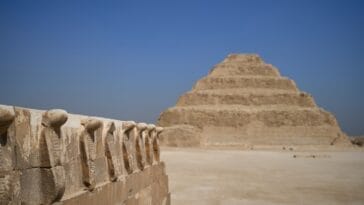 Photo Step pyramid