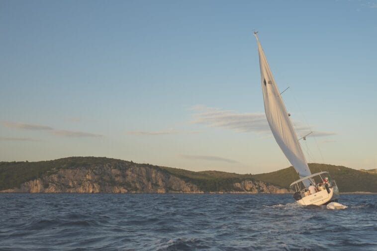Photo Dhow sailing