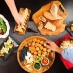 Photo Chapati and samosa