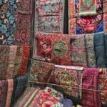 Photo Local artisans