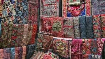 Photo Local artisans