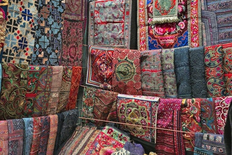Photo Local artisans