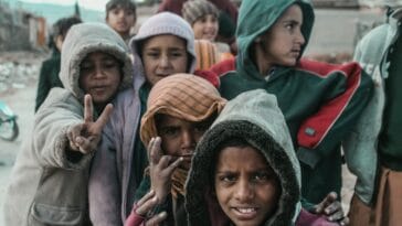 Photo Impoverished children