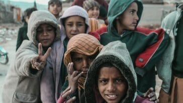 Photo Impoverished children