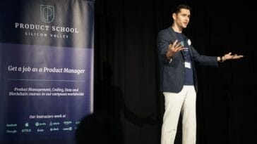 Photo Entrepreneur pitching